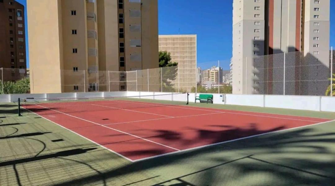 Апартаменти Vacanza Luxury Complex- Parking , Pool Only In The Summer , Rincon De Loix Бенідорм Екстер'єр фото