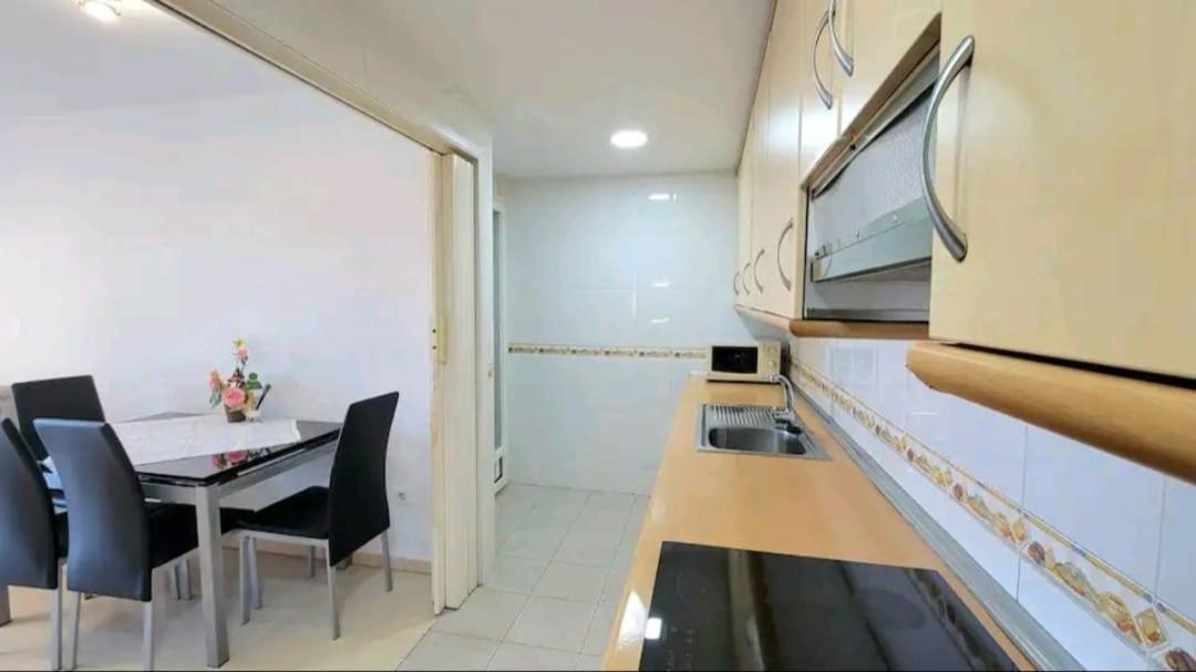 Апартаменти Vacanza Luxury Complex- Parking , Pool Only In The Summer , Rincon De Loix Бенідорм Екстер'єр фото