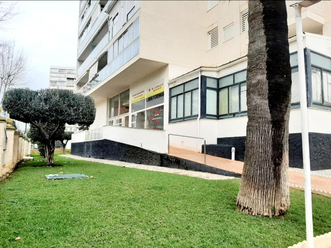 Апартаменти Vacanza Luxury Complex- Parking , Pool Only In The Summer , Rincon De Loix Бенідорм Екстер'єр фото