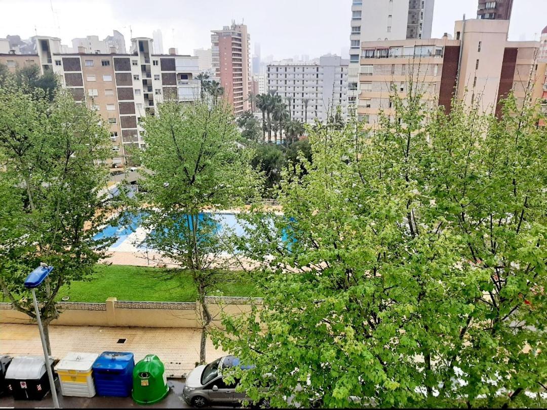 Апартаменти Vacanza Luxury Complex- Parking , Pool Only In The Summer , Rincon De Loix Бенідорм Екстер'єр фото